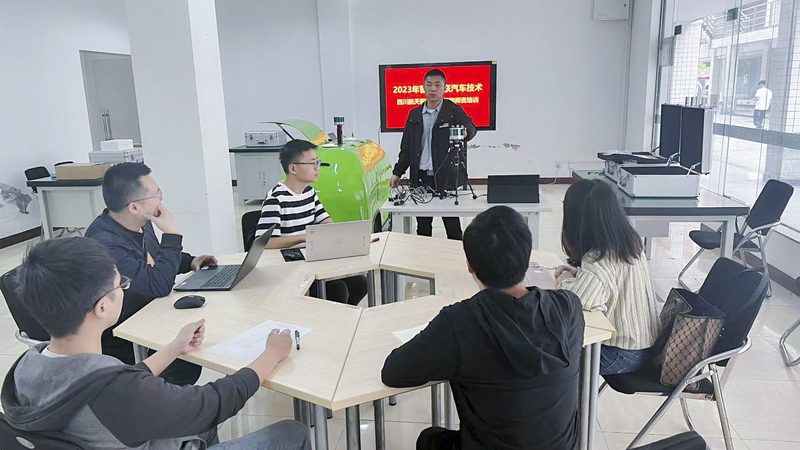 函授、业余、脱产：学历提升的路径选择**