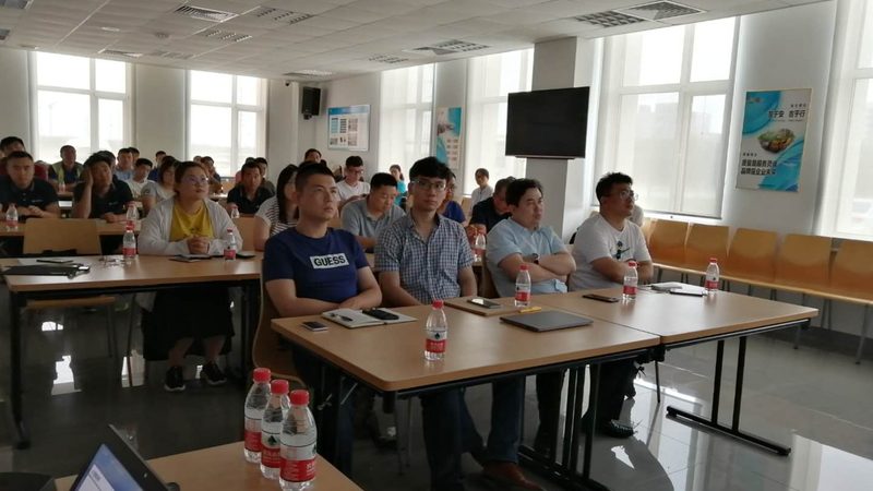 管理培训师与咨询顾问：职业定位与职能差异解析